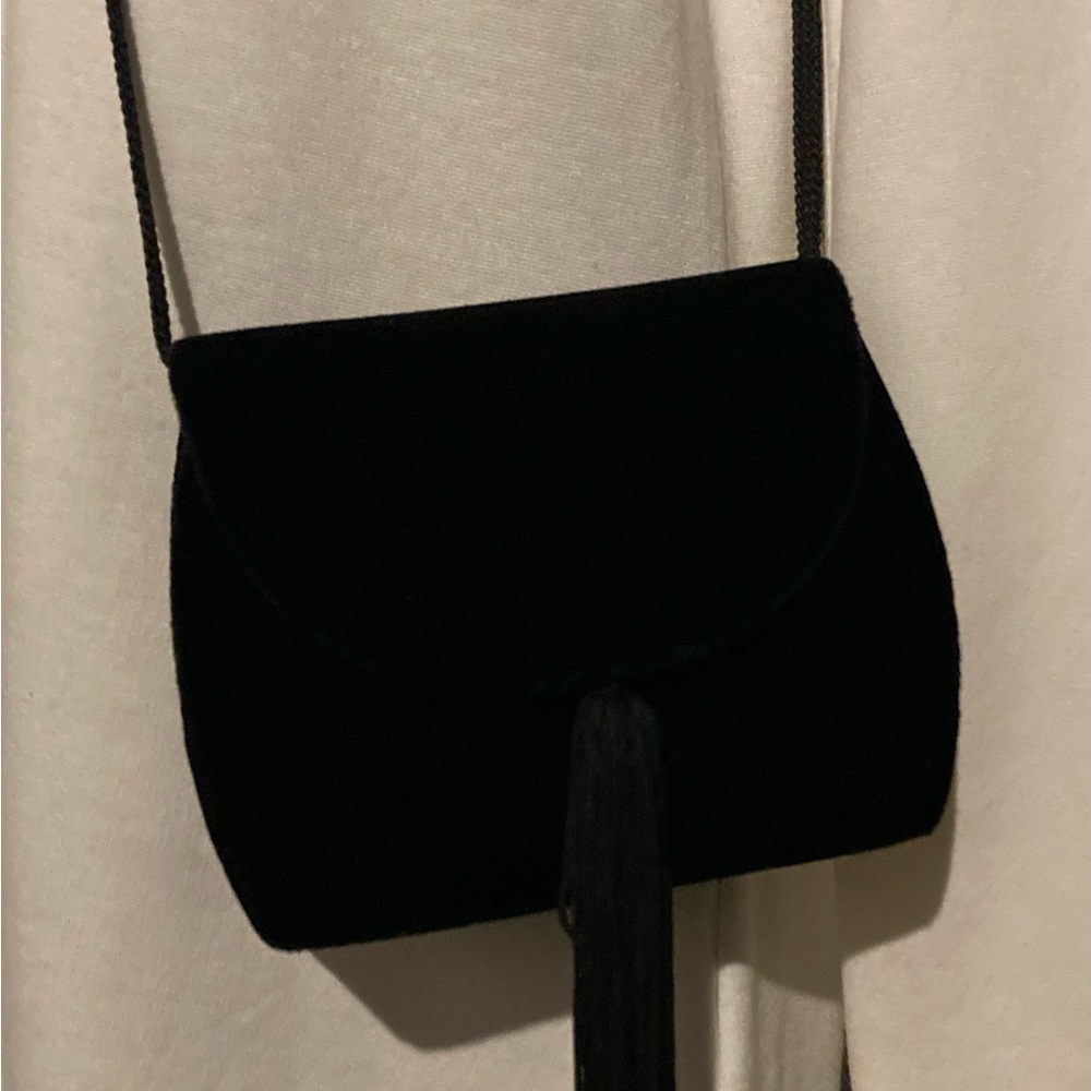 Elegant Black velvet Crossbody Bag - Picture 2 of 4